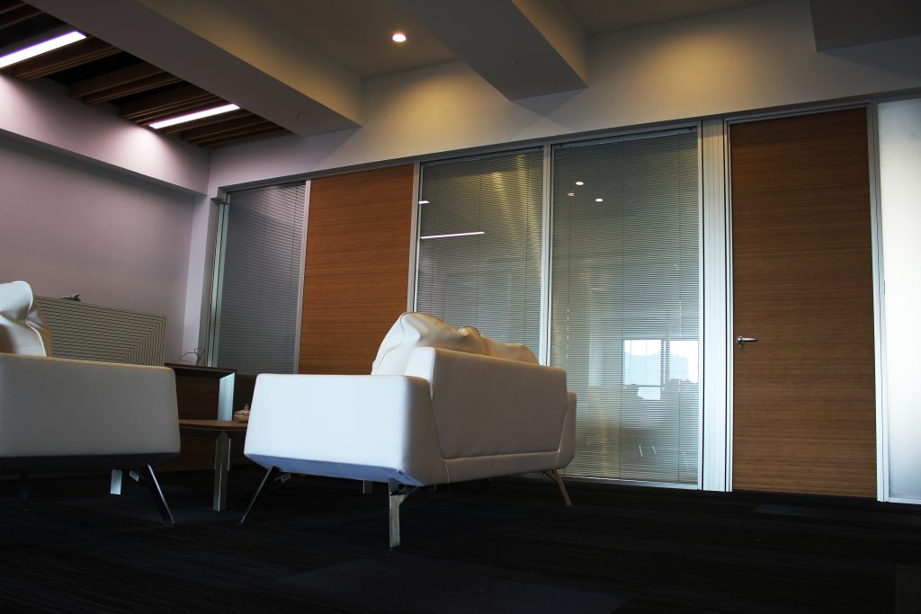 طراحی داخلی اداری با بکار گیری پارتیشن