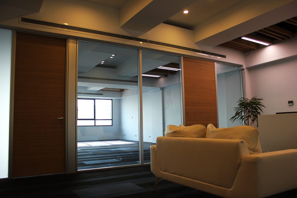 طراحی داخلی اداری با بکار گیری پارتیشن