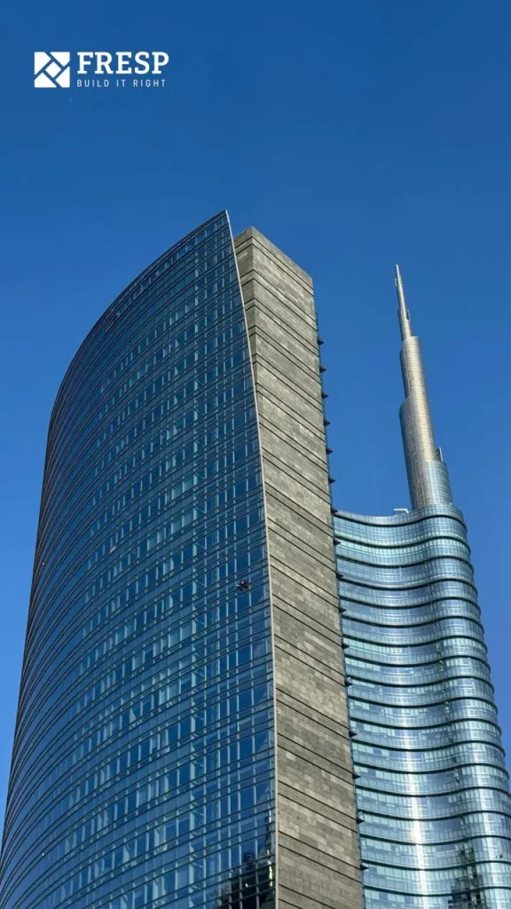 تصویری از نمای کرتین وال و نمای شیشه ای